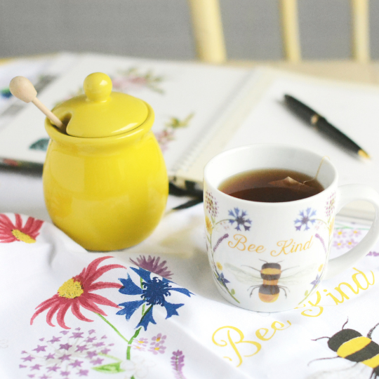 Bee Kind Mug 12 oz | Stash Tea